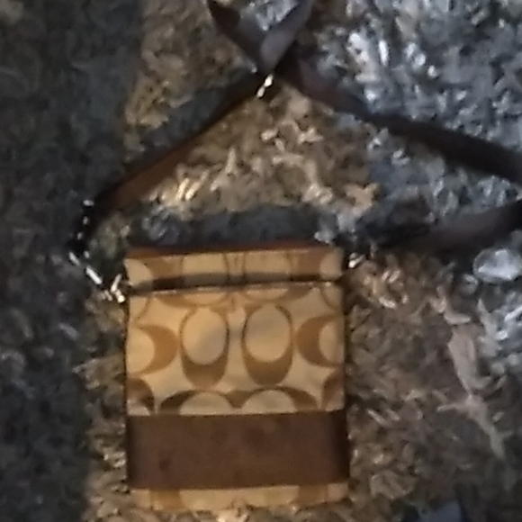 Coach cross body bag - Picture 2 of 2